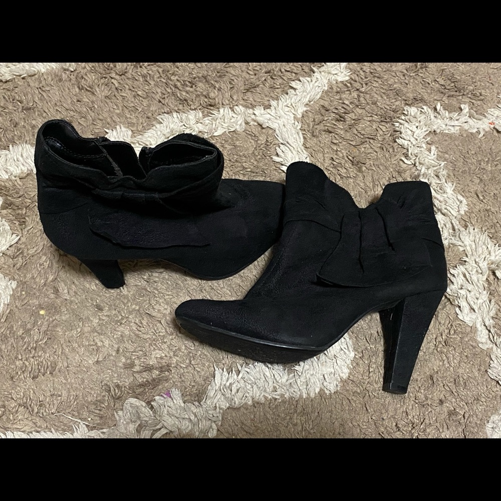 Black bow ankle booties